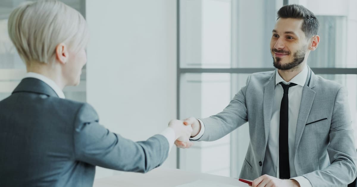 Beyond Support: Using Your Chatbot as a 24/7 Sales Assistant